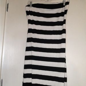 2B Bebe black and white stripped women’s dress